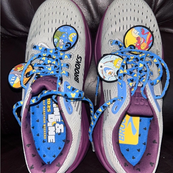 Brooks RunDisney Women's Running Shoes - Purple and Gray - Picture 3 of 6
